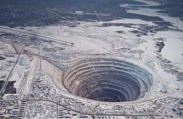 地狱之门：揭秘科学家在俄罗斯科拉半岛钻开的“地狱之门”-俄罗斯地狱之门（真实灵异事件）