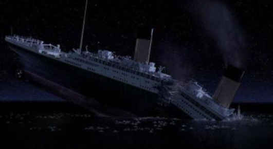 泰坦尼克号沉没之谜,泰坦尼克号真实历史到底是什么?(有视频)